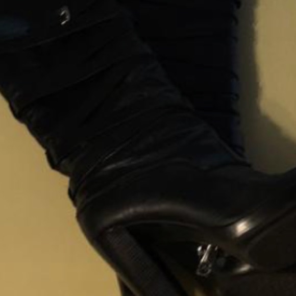 ♥️SOLD♥️ Knee high leather Michael Kors boots - Picture 8 of 8